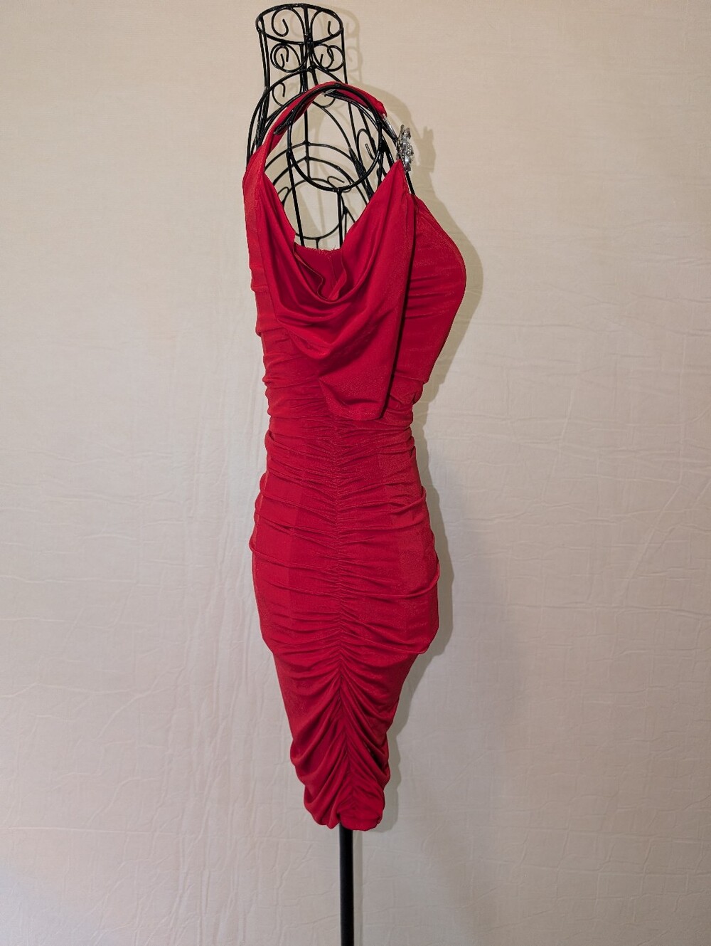 Bright Red Dress - Picture 4 of 4